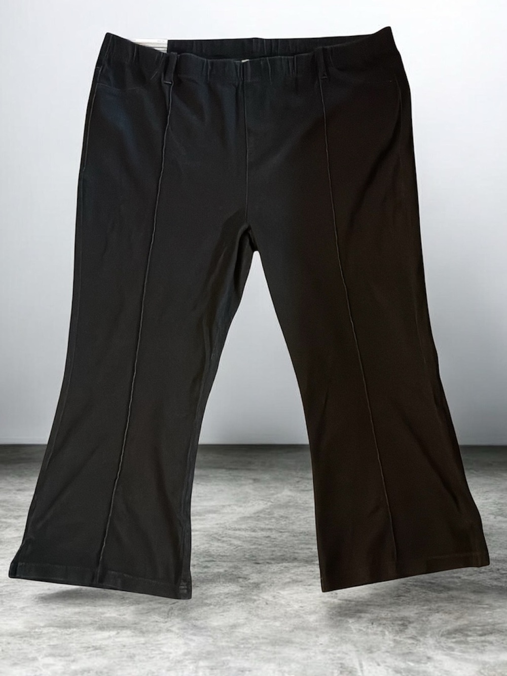 🌙✨🏷️ Women’s Black Pull-On Capri Pants with Front Seams XL - Picture 14 of 15